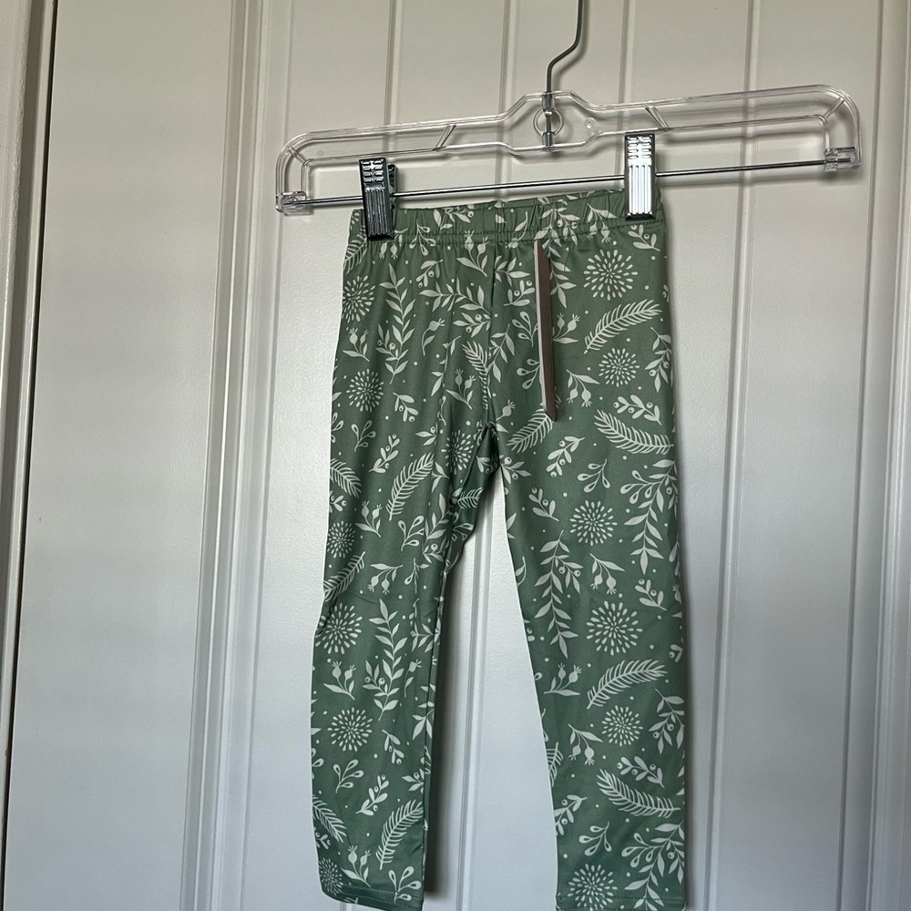 Dot Dot Smile Green and White Casual Leggings